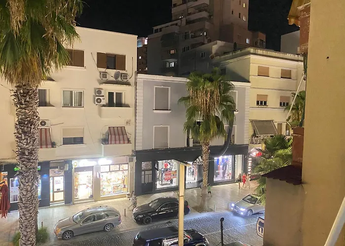 Enles Central Apartment